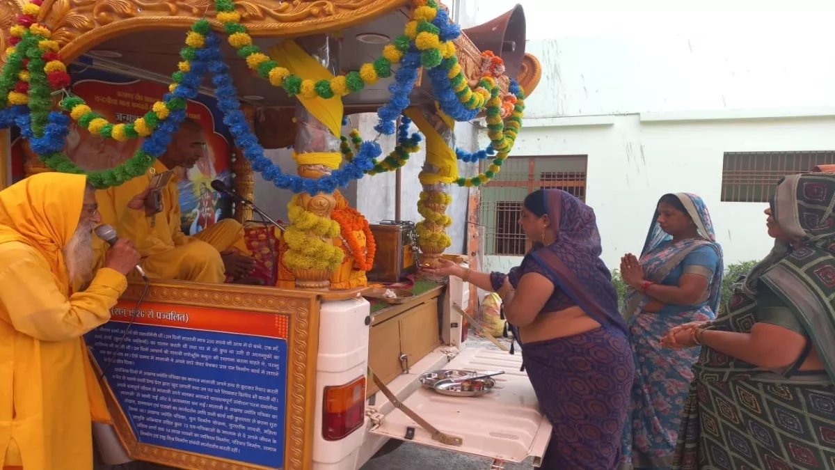 राष्ट्र चेतना जगाने निकली ज्योति कलश यात्रा, मीरजापुर के बाराडीह में हुआ स्वागत