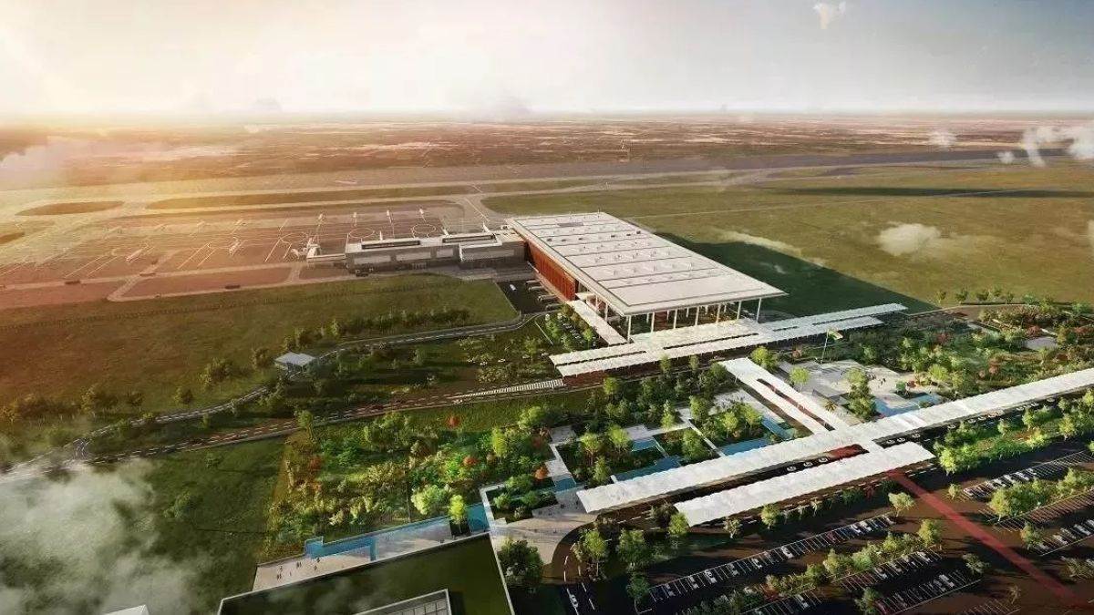 https://www.jagranimages.com/images/newimg/21082025/21_08_2025-noida_airport_1_24019873.jpg