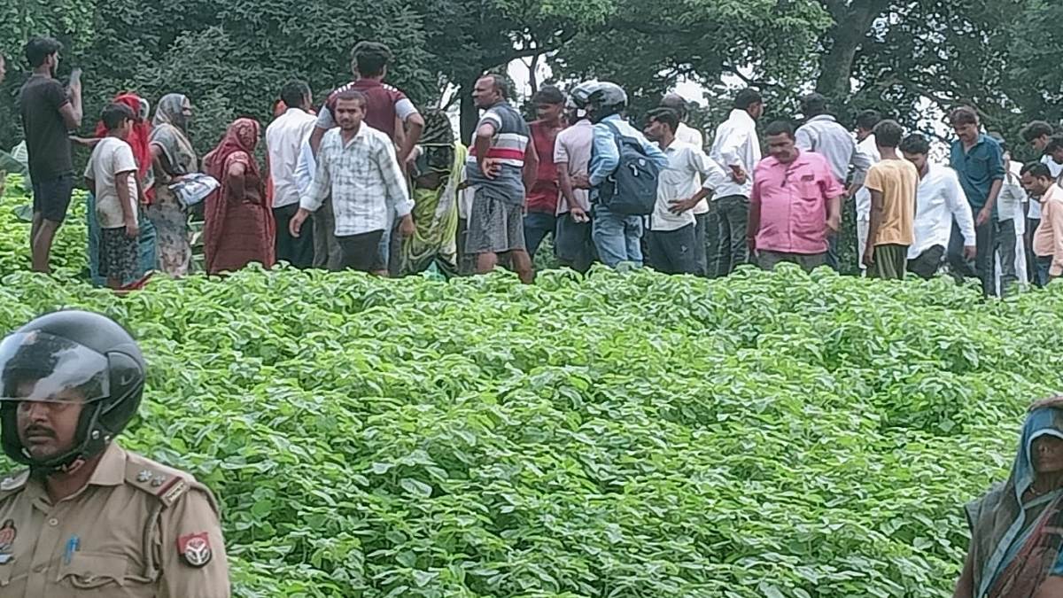 prayagraj woman died with daughter by suicide on railway track