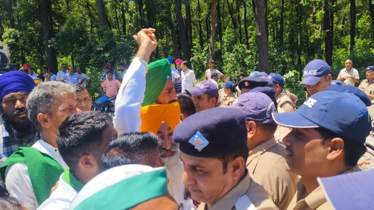 https://www.jagranimages.com/images/newimg/21082025/21_08_2025-protest_24020047_133812352.jpg