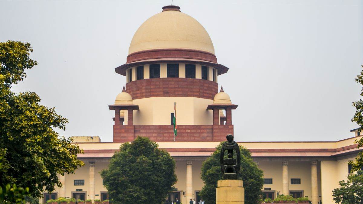 https://www.jagranimages.com/images/newimg/21082025/21_08_2025-supreme_court_on_orphan_students_24020359.jpg