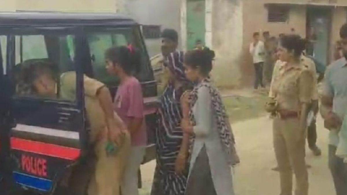 https://www.jagranimages.com/images/newimg/21082025/21_08_2025-unnao_murder_2_24020841.jpg