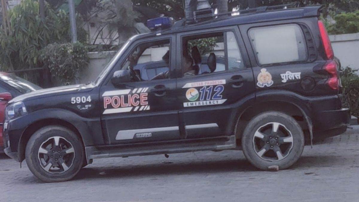 moradabad city news newborn baby found abandoned on roadside