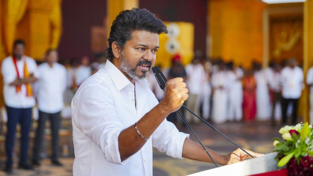 https://www.jagranimages.com/images/newimg/21082025/21_08_2025-vijay_news_24020577.jpg