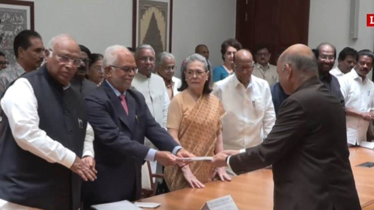 https://www.jagranimages.com/images/newimg/21082025/21_08_2025-vp_electios_24019986.jpg