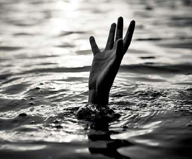 मीरजापुर में गंगा नदी में मिले दो अज्ञात व्यक्तियों के शव, गंगा में कूदकर आत्महत्या करने की आशंका - Dead bodies of two unidentified persons found in Ganga river in Mirzapur fear