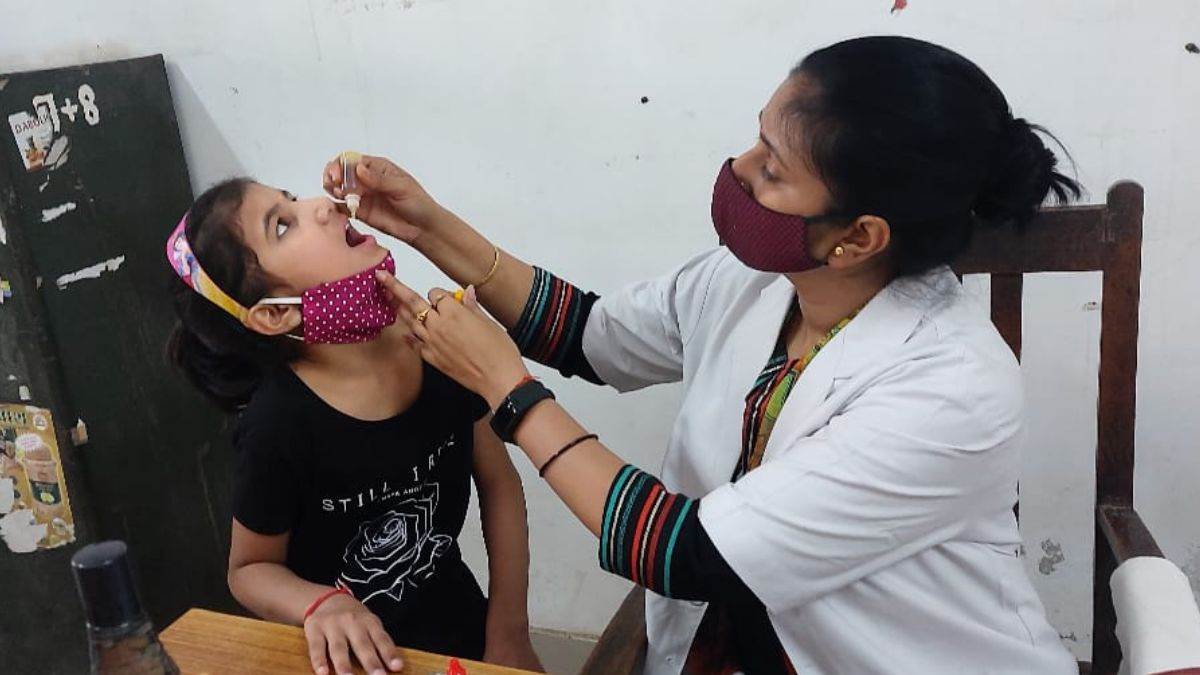 देसी नुस्खों से तैयार की गई औषधि, शोध में सामने आए अच्छे नतीजे।