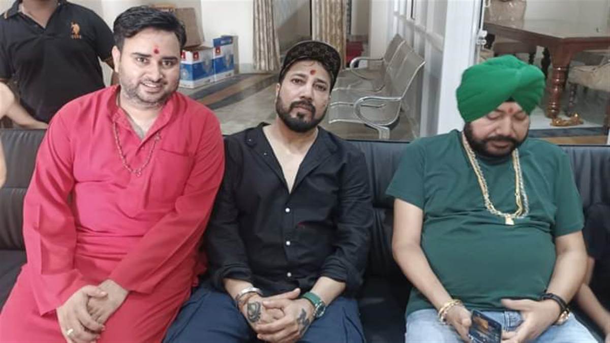 https://www.jagranimages.com/images/newimg/21092022/21_09_2022-daler_23087495_18336445.jpg