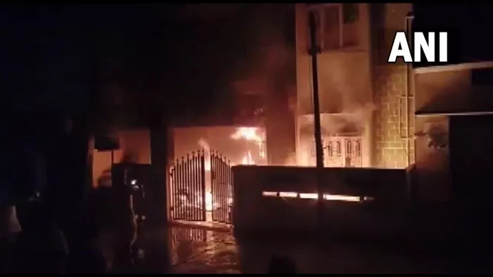 पेपर प्लेट बनाने वाली फैक्ट्री में लगी आग, तीन लोगों की मौत