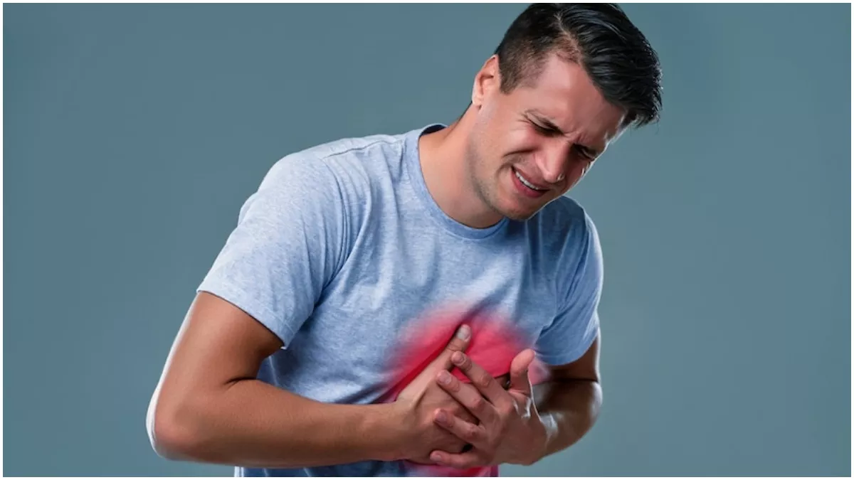 Heart Attack Symptoms: सुबह उठने पर दिखते हैं साइलेंट हार्ट अटैक के ये 3 चेतावनी के संकेत - 3 Warning Signs Of Silent Heart Attack In The Morning