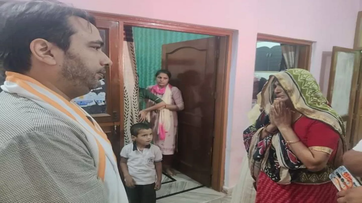 Aligarh News आरएलडी अध्‍यक्ष जयंत चौधरी ने सैनिक के प्रति अर्पित किए