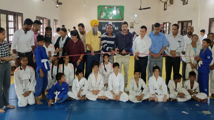 जालंधर में जिला स्तरीय जूडो प्रतियोगिता की विजेता खिलाड़ी।