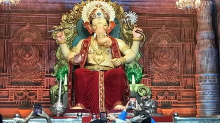 बीएमसी ने जारी किया सड़कों और फुटपाथों पर गड्ढा खोदने पर 3.66 लाख रुपये का जुर्माना भरने का निर्देश