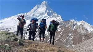 गंगोत्री हिमालय की वादियां इन दिनों देश-विदेश के पर्वतारोहियों और ट्रैकरों की चहल-कदमी से गुलजार हैं।