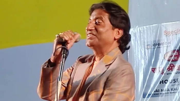 Actor Raju Srivastava: भारतीय हास्य अभिनेता राजू श्रीवास्तव पलामू में प्रस्तुति देते हुए। फाइल फोटो।
