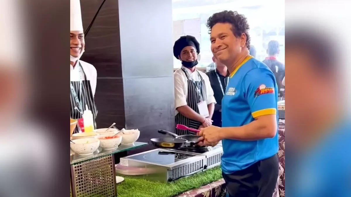Road Safety World Series: क्रिकेट के मैदान से पहले सचिन तेंदुलकर ने किचन में आजमाया हाथ, वह आमलेट बनाते आए नजर