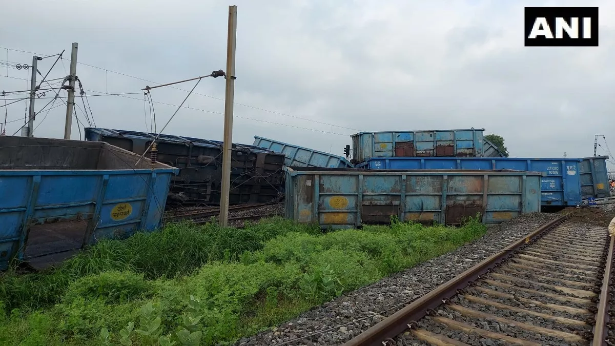 Goods Train Derailed: ब‍िहार के रोहतास में डीडीयू-गया रेल मार्ग पर पटरी से उतरे मालगाड़ी के 20 डि‍ब्‍बे, ठप हुआ ट्रेनों का संचालन
