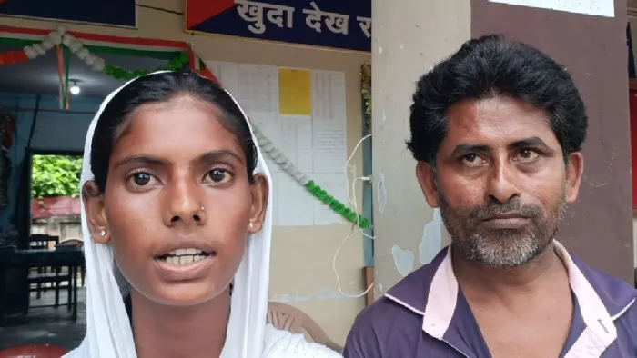 मृतक की पुत्री जास्मिन खातून और स्वजन