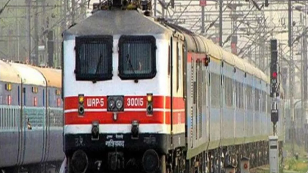 Indian Railway: त्योहारों पर नहीं मिल रही कन्फर्म टिकट तो न हों परेशान,  रेलवे से जल्द आएगी गुड न्यूज - Railways will run special trains for people  going home during festivals