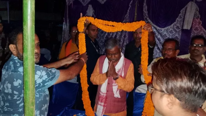 पूजा पंडाल में पहुंचे पूर्व मुख्यमंत्री बाबूलाल मरांडी। जागरण