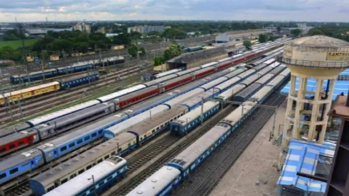 Railway News: 130 KM रफ्तार के ट्रैक पर रेंग रहीं एक्सप्रेस ट्रेनें, कैंट-कुसम्ही तीसरी लाइन पर सफर हुआ पहाड़