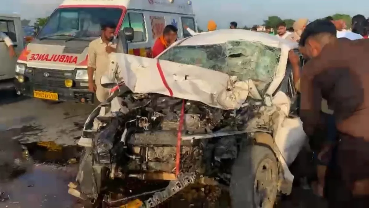 Road Accident: पति से मिलने जा रही आर्मी ऑफिसर की सड़क हादसे में मौत, बेटा और चालक की हालत गंभीर