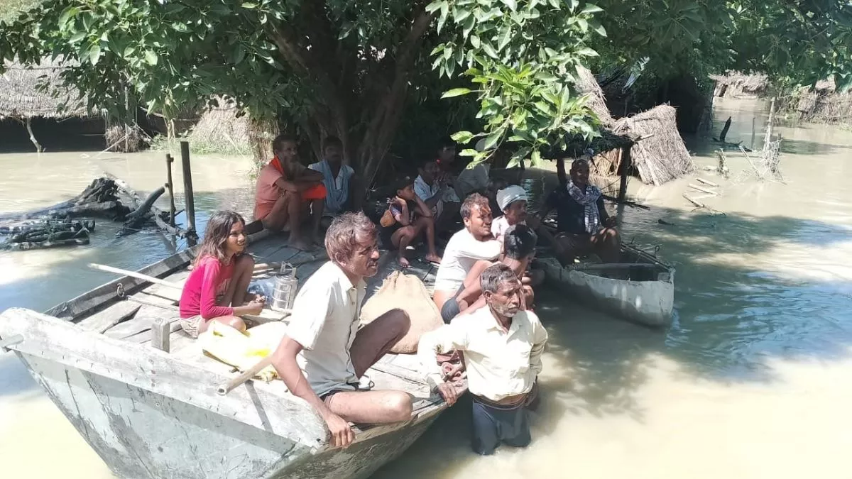 UP News: गंगा का रौद्र रूप बरकरार, हरदोई में रामगंगा-गंभीरी से कटियारी के 40 गांवों का संपर्क कटा
