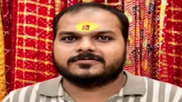 राहुल गांधी के वोट चोरी आरोप से प्रयागराज के अंजनी मिश्र काफी नाराज हैं।