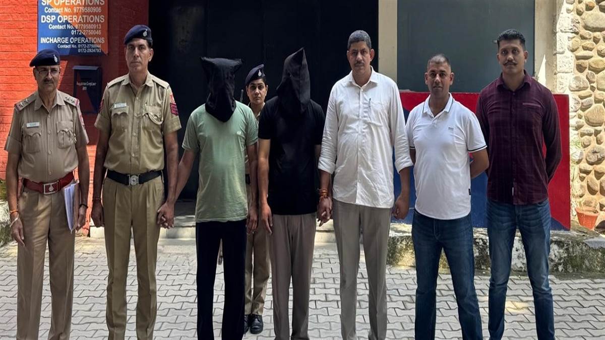 https://www.jagranimages.com/images/newimg/21092025/21_09_2025-arrest1_24055275.jpg