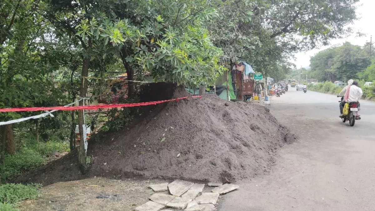 सीसीएल की जमीन पर अवैध कब्जे की होड़, प्रबंधन की नाकामी उजागर, यातायात सुविधा हो रही प्रभावित