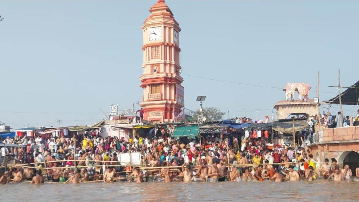 https://www.jagranimages.com/images/newimg/21092025/21_09_2025-ganga_ghat_amroha_24054655_91135696.jpg