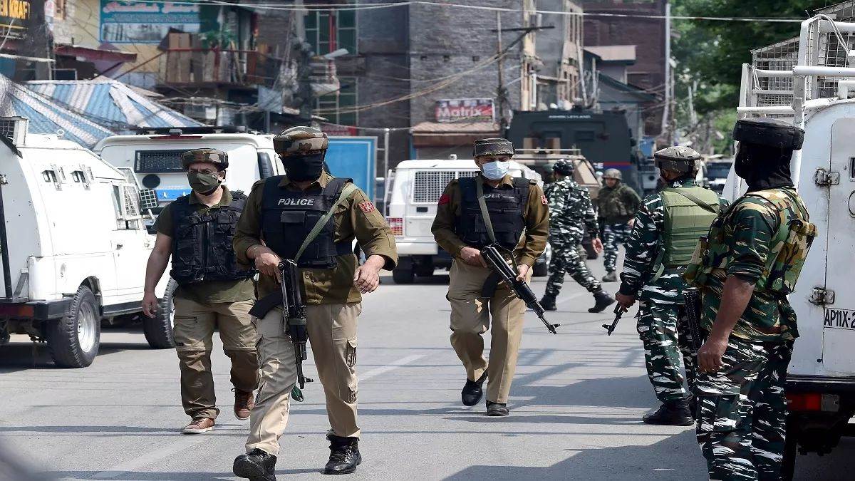 https://www.jagranimages.com/images/newimg/21092025/21_09_2025-jammu_kashmir_police_4_24054849.jpg