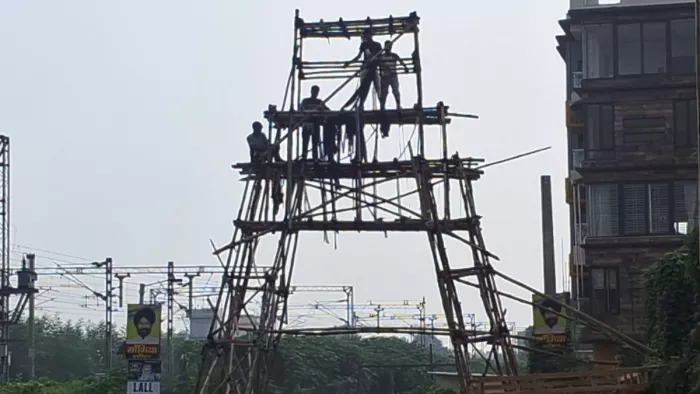 एफिल टावर थीम में दिखेगा देवी दरबार। फोटो जागरण
