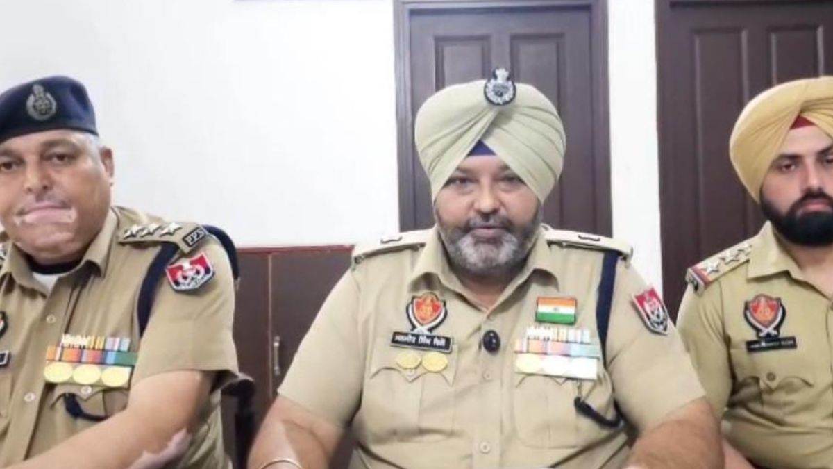 https://www.jagranimages.com/images/newimg/21092025/21_09_2025-patakha_24055181.jpg