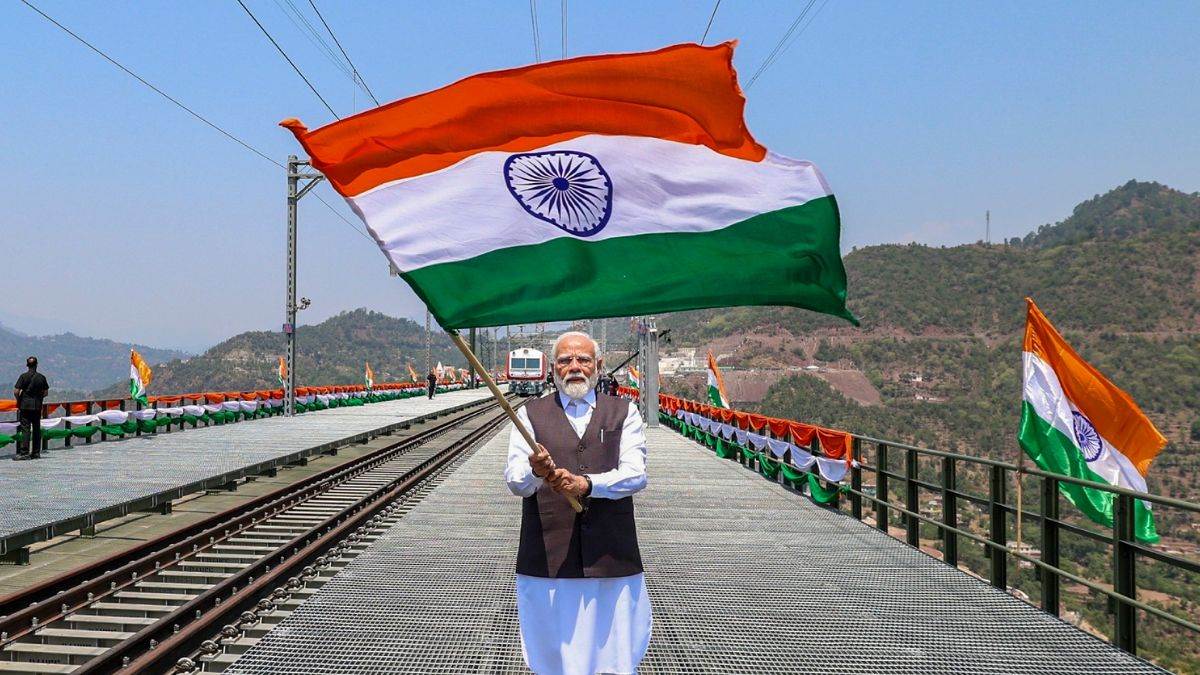 https://www.jagranimages.com/images/newimg/21092025/21_09_2025-pm_modi_vande_bharat_24055537.jpg