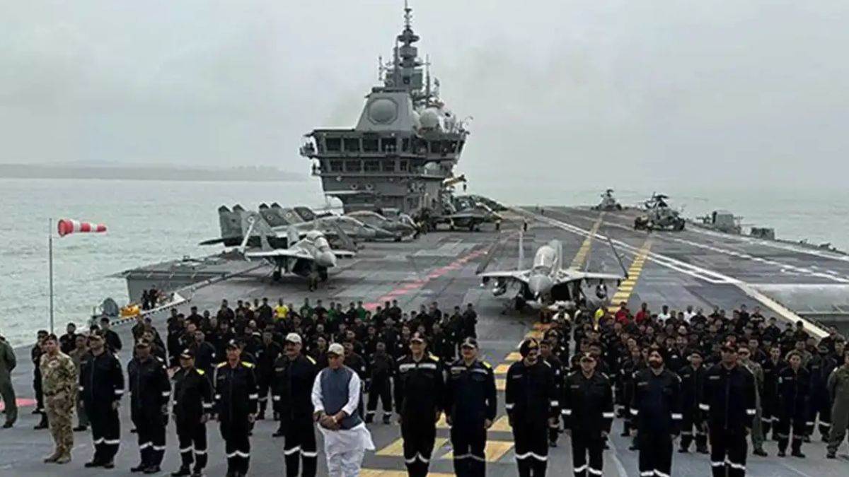 https://www.jagranimages.com/images/newimg/21092025/21_09_2025-rajnath_singh_with_indian_navy_24055547.jpg