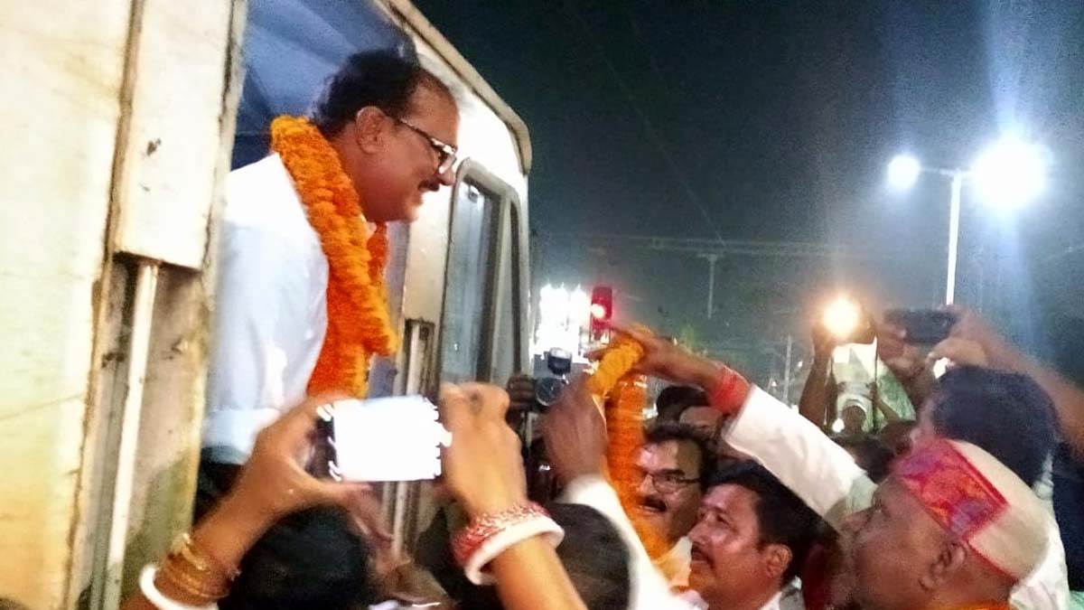 https://www.jagranimages.com/images/newimg/21092025/21_09_2025-sairang_anand_vihar_rajdhani_24054490.jpg