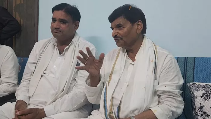 शामली में सपा नेता के आवास पर आयोजित प्रेसवार्ता के दौरान बोलते सपा के राष्ट्रीय महासचिव शिवपाल सिंह यादव। जागरण