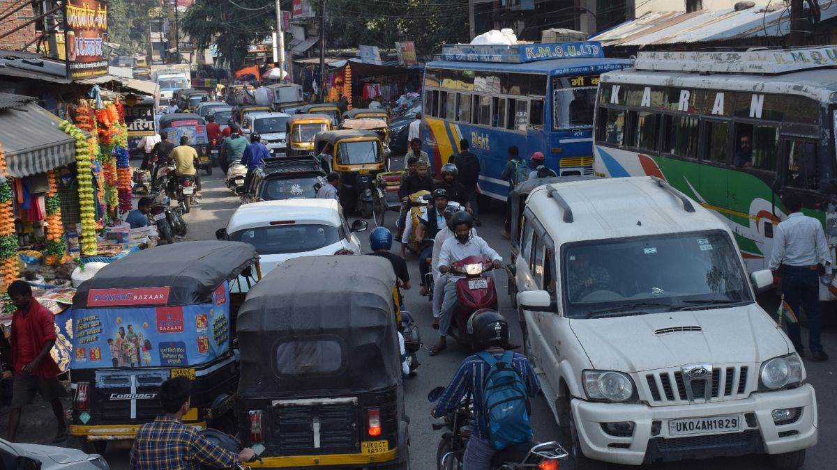 nainital news jam in haldwani still police traffic plan failed