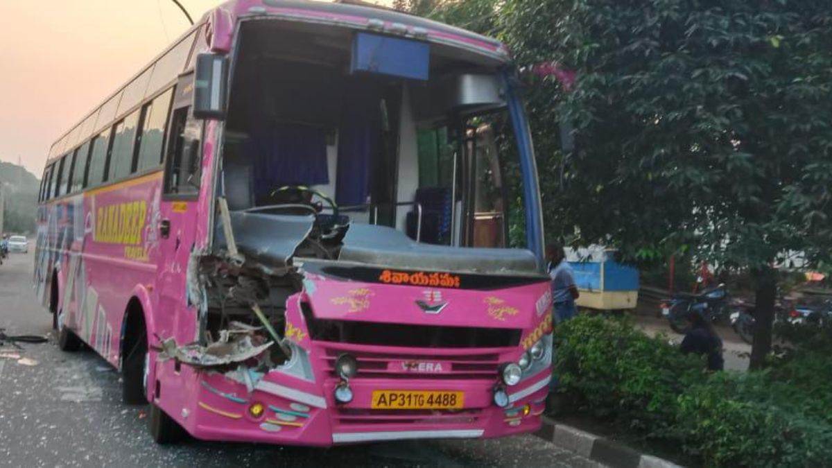 bus of women cricket team collided with truck 4 players and coach injured