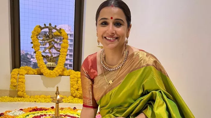 diwali 2022 vidya balan look stunning in green and pink saree gives festive vibes. Photo Credit/Instagram