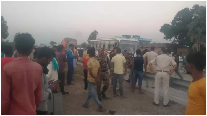 नवादा में सड़क हादसा; तेज रफ्तार कार की चपेट में आने से दो लोगों की दर्दनाक मौत