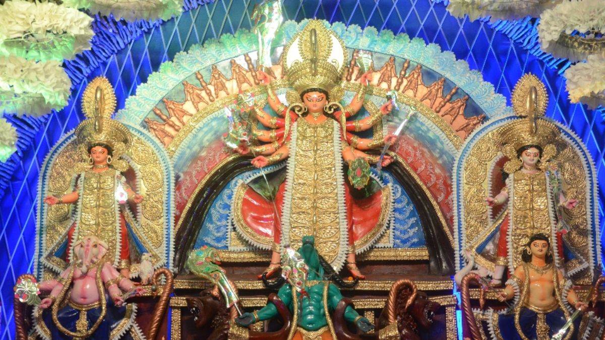 https://www.jagranimages.com/images/newimg/21102023/21_10_2023-durga_mata_murti_23561704_92319810.jpg