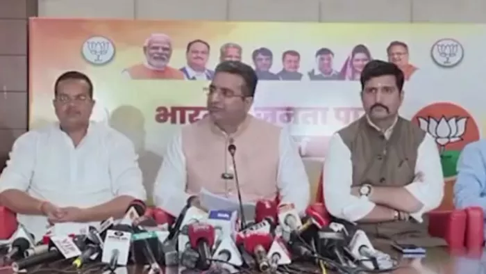 भाजपा नेता गौरव भाटिया प्रेस कांफ्रेंस करते हुए। (फोटो- गौरव भाटिया एक्स हैंडल)