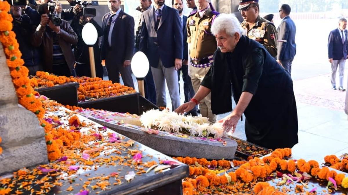 lg manoj sinha pays tribute to martyred policemen on police memorial day
