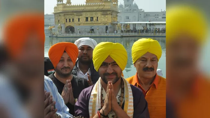 Golden Temple में नतमस्तक हुए बागेश्वर बाबा