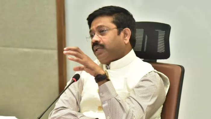 औद्योगिक विकास मंत्री नन्द गोपाल गुप्ता नन्दी ने नैनी में ईवी प्लांट स्थापित कराने के भी निर्देश अधिकारियों को दिए।