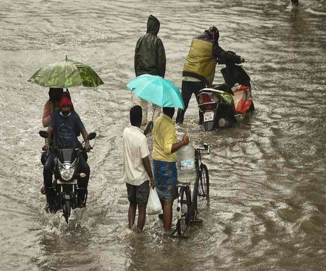 https://www.jagranimages.com/images/newimg/21112021/21_11_2021-chennai-water-rain_22225876.jpg