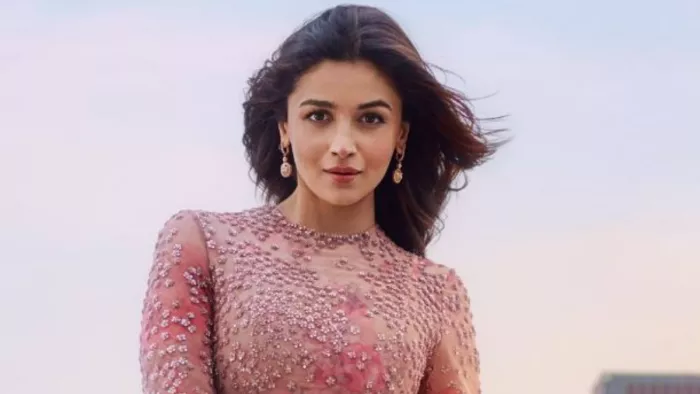 Alia Bhatt shared her glimpse for first time after delivery.