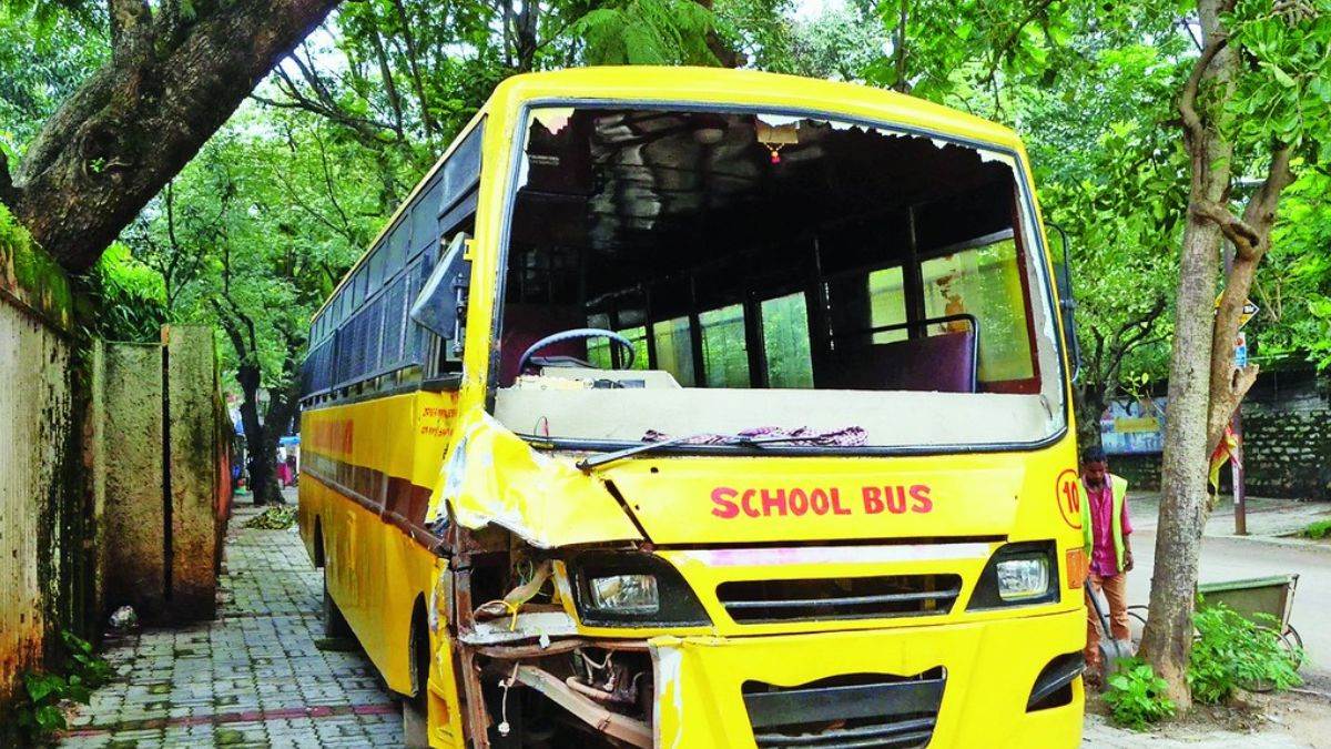 https://www.jagranimages.com/images/newimg/21112022/21_11_2022-jharkhand_road_accident_10_23219231.jpg